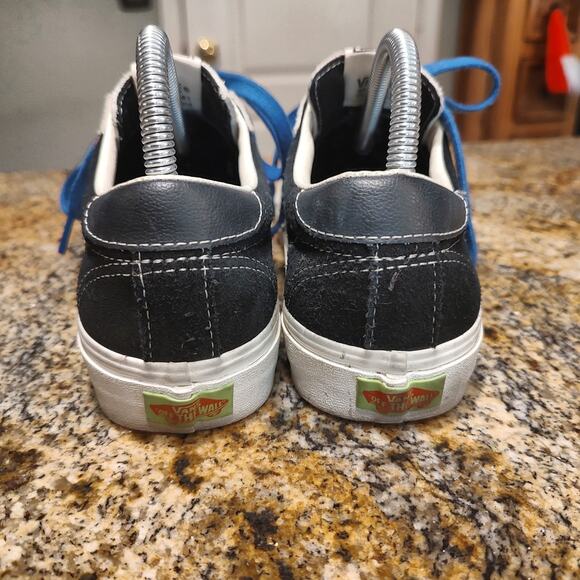 Vans Off the Wall Sneakers Size 7M ID 507698 main image 12